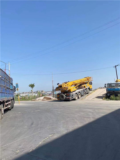 新沂市25吨吊车的租赁价格大概是多少？