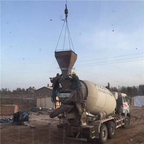 新沂市“精准瞄准”—— 吊车的 “定位导航” 技术