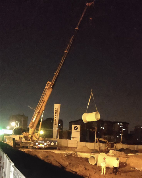 新沂市“弯臂矫正”—— 吊车的 “形变补偿” 技术